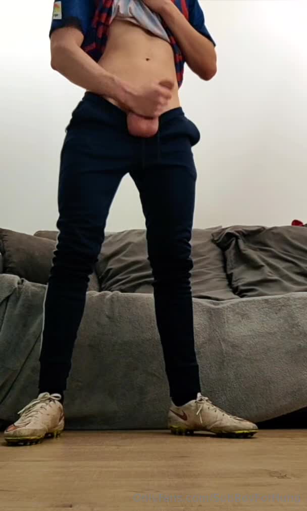 subboyforhungof OnlyFans leaked Subboyforhungof - it was 2020 , I was still uncut , I was unlocked most of the.. on HDthot