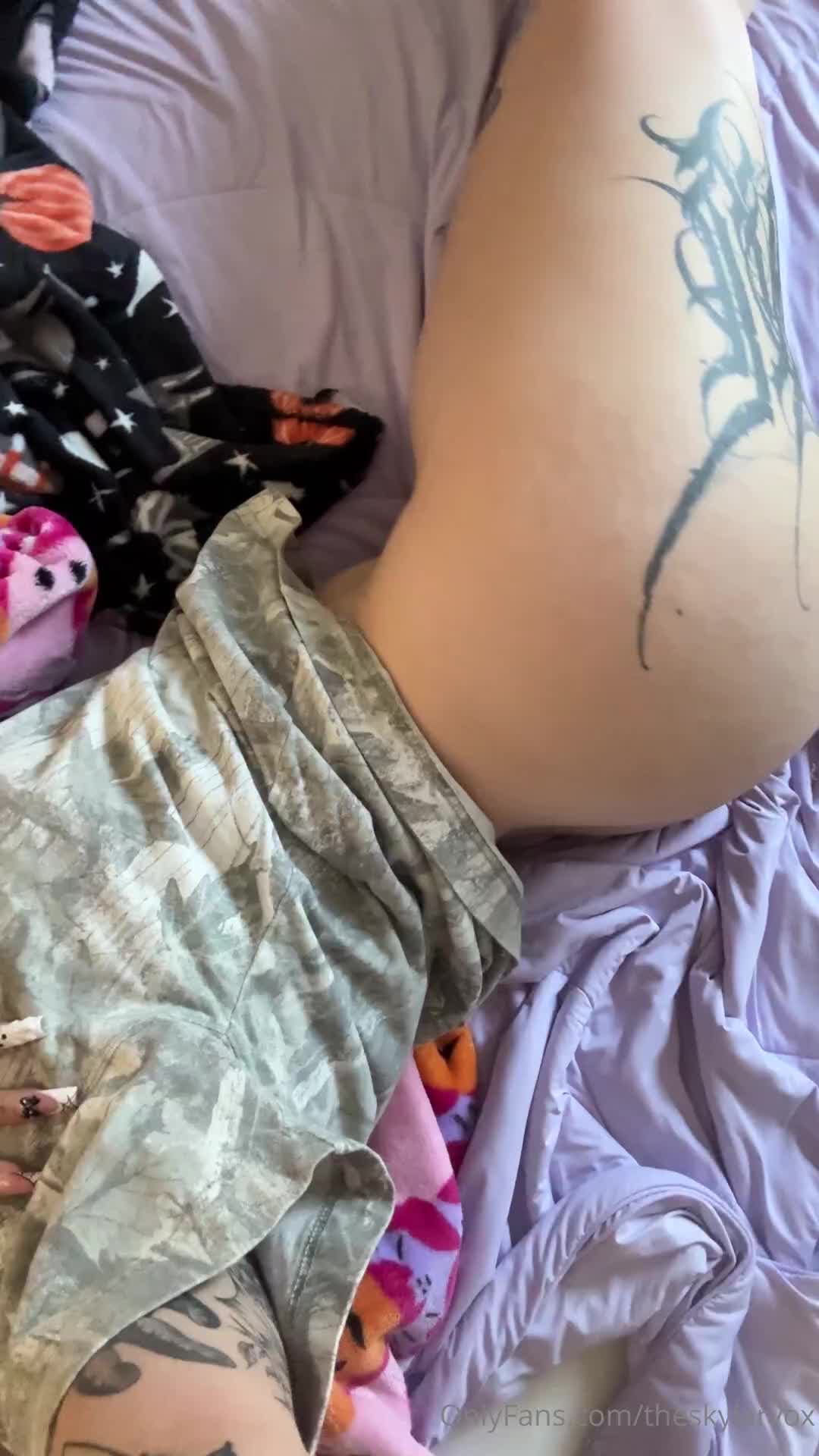 Theskylarvox - Come cuddle bb