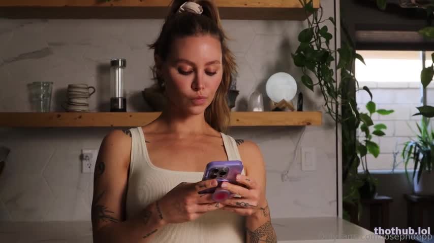 Nicole Aniston B/G tattoo guy