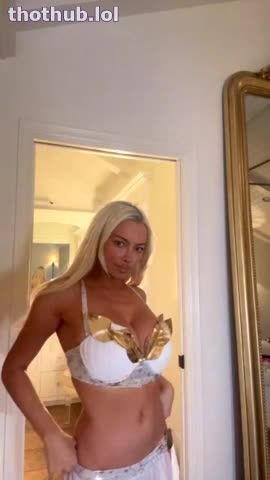 Lindsey Pelas Live Halloween 2025
