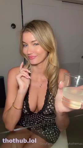 Hayley Maxfield new dildo solo video