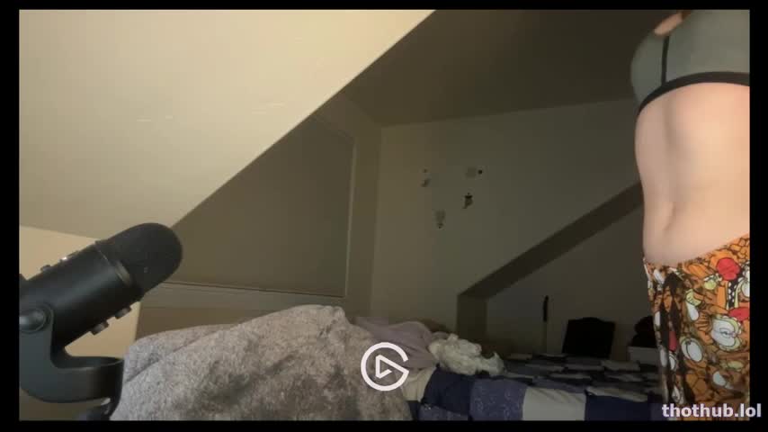 yourbbjuni flashing her big boobs, ass and pussy live on twitch