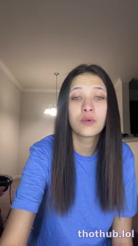 madalyn701 flashing her big fake tits live on twitch