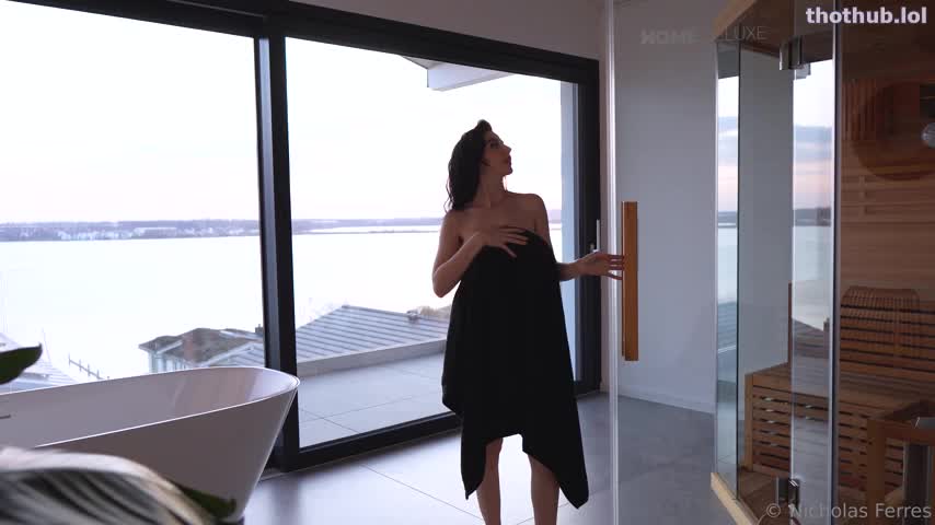 Laurine naked sauna