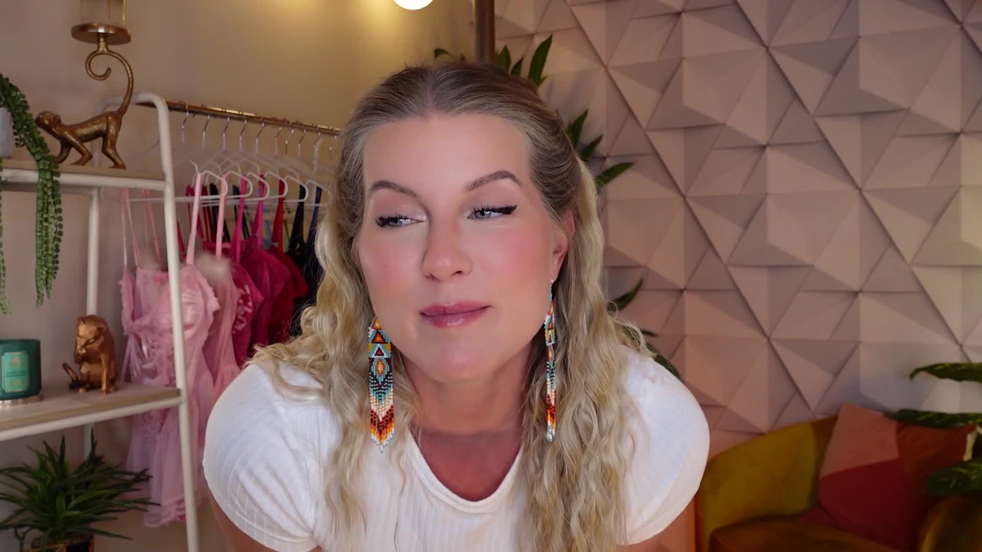 Kat Wonders Weekly 220