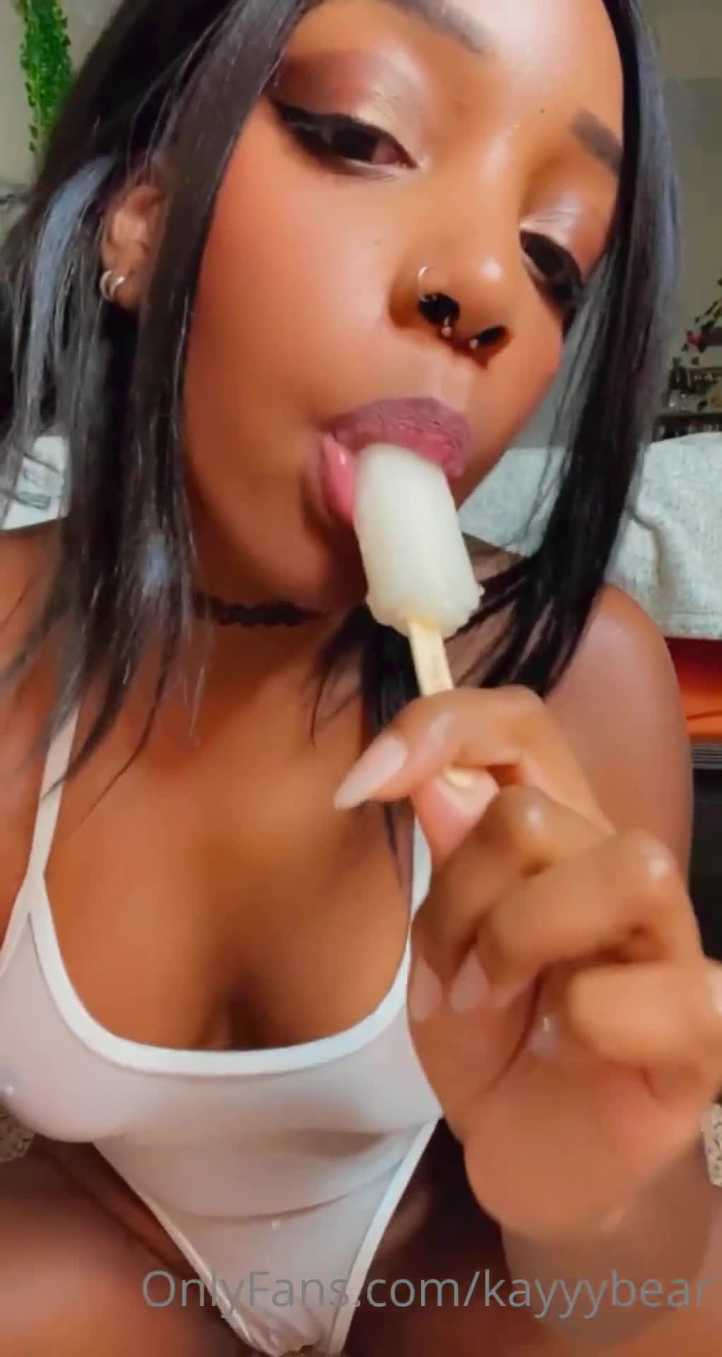 KayyyBear Popsicle Blowjob Masturbation Onlyfans Video Leaked