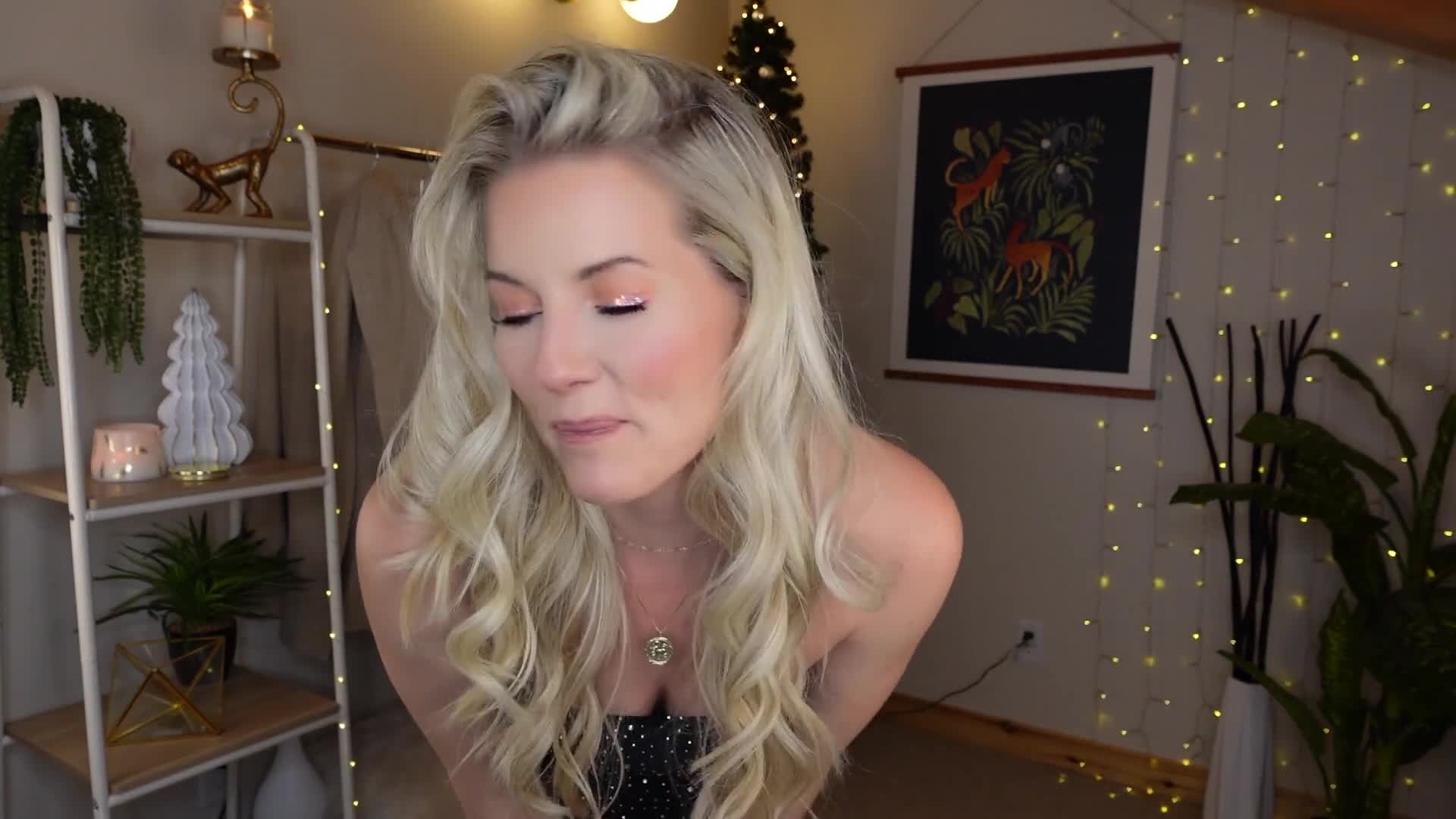 Kat Wonders Monthly Exclusive November 2020