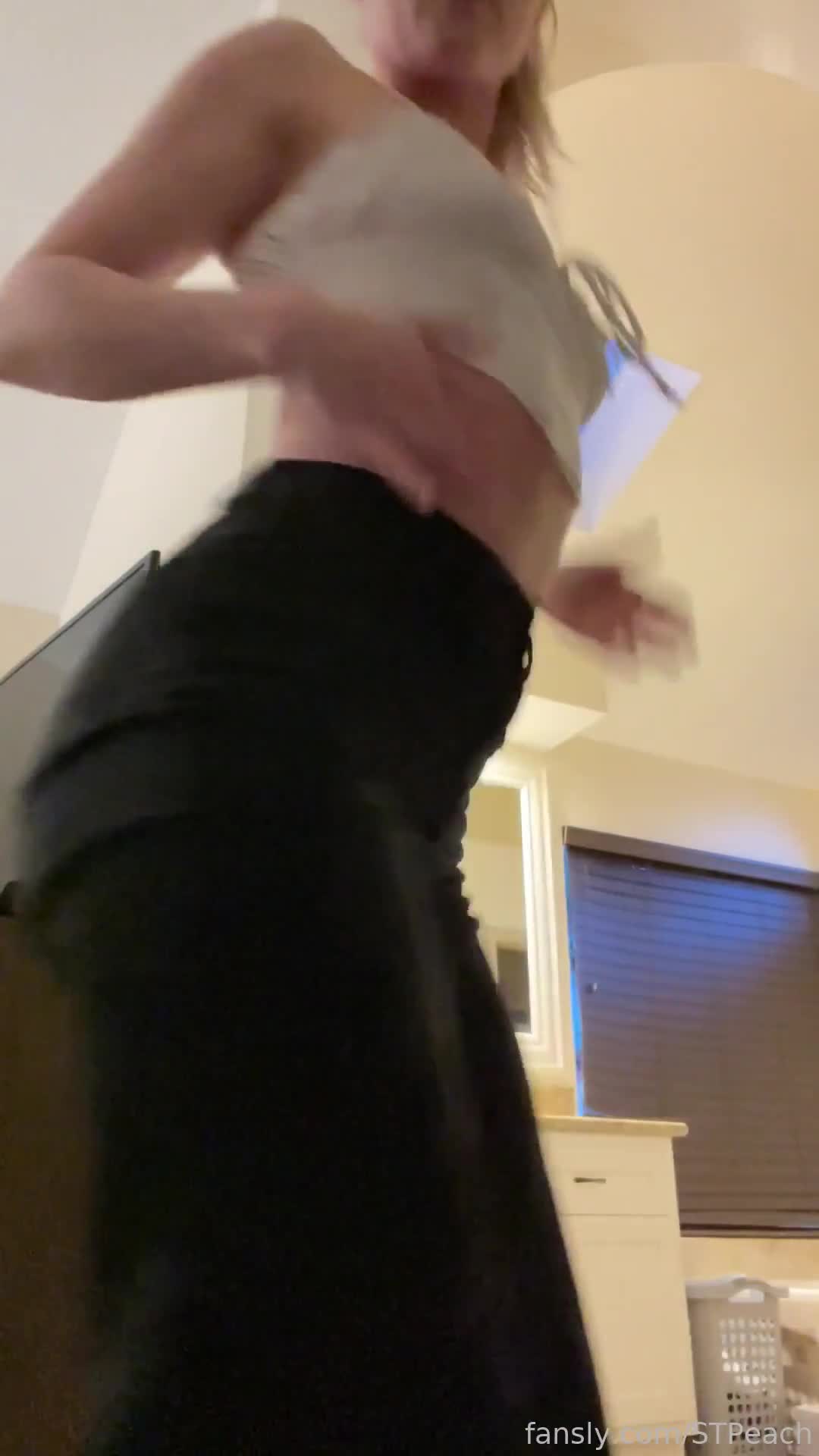 STPeach Jeans Strip Ass Spanking Fansly Video Leaked