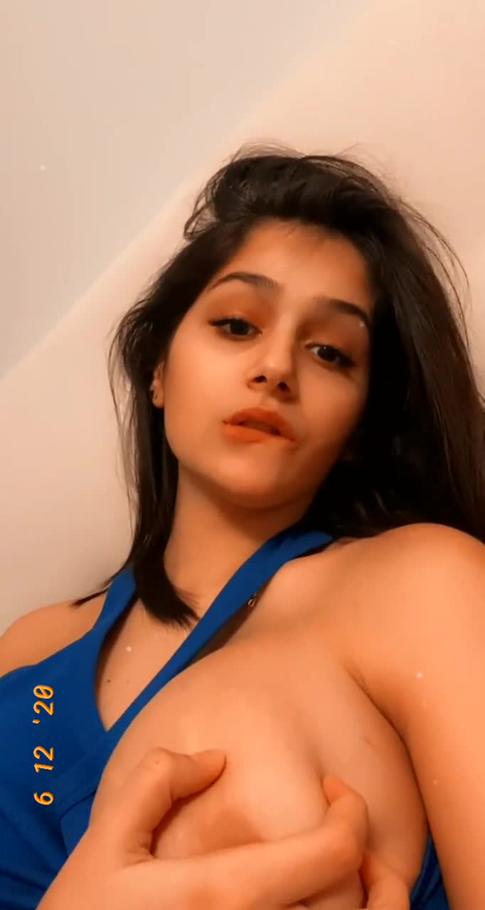 Julia Tica Nude Boob Nipple Flash Onlyfans Video Leaked