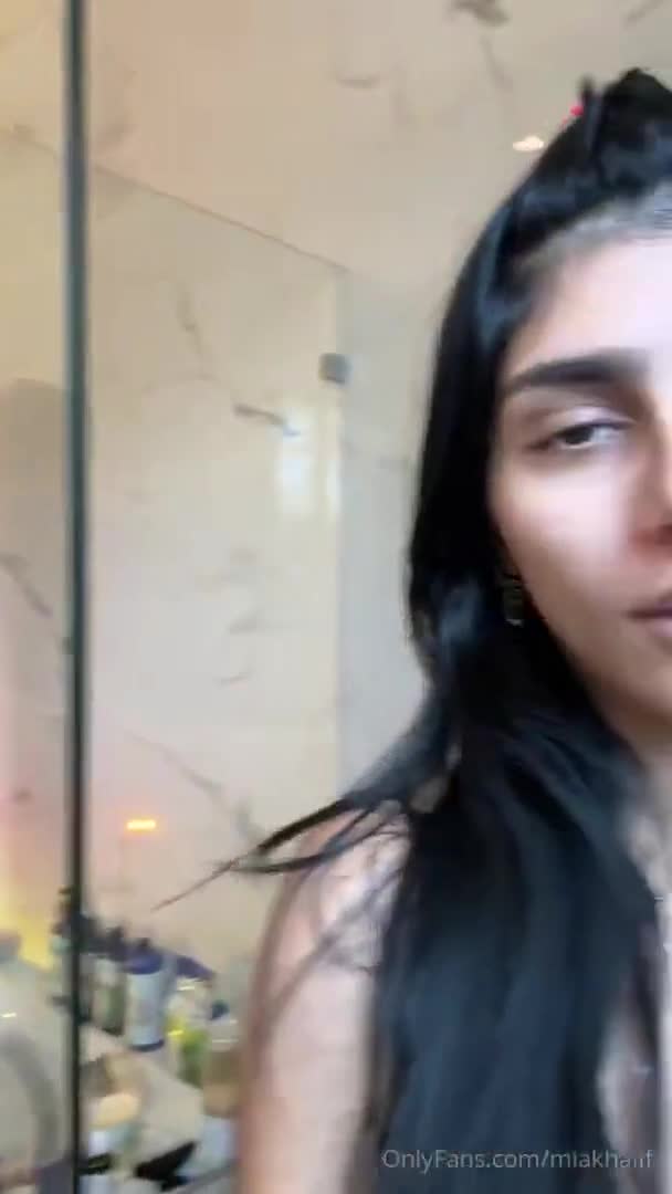 Mia Khalifa Nude Shower Livestream OnlyFans Video Leaked