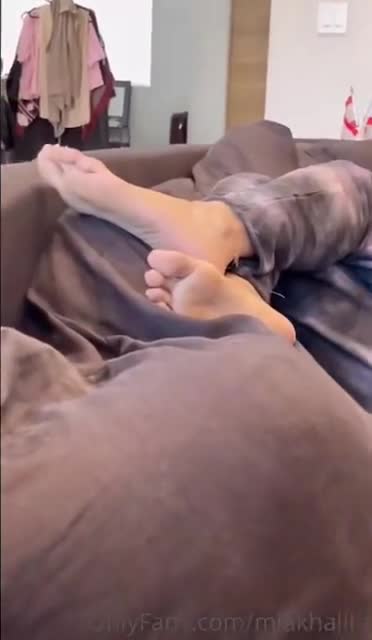Mia Khalifa POV Feet Tickle OnlyFans Video Leaked