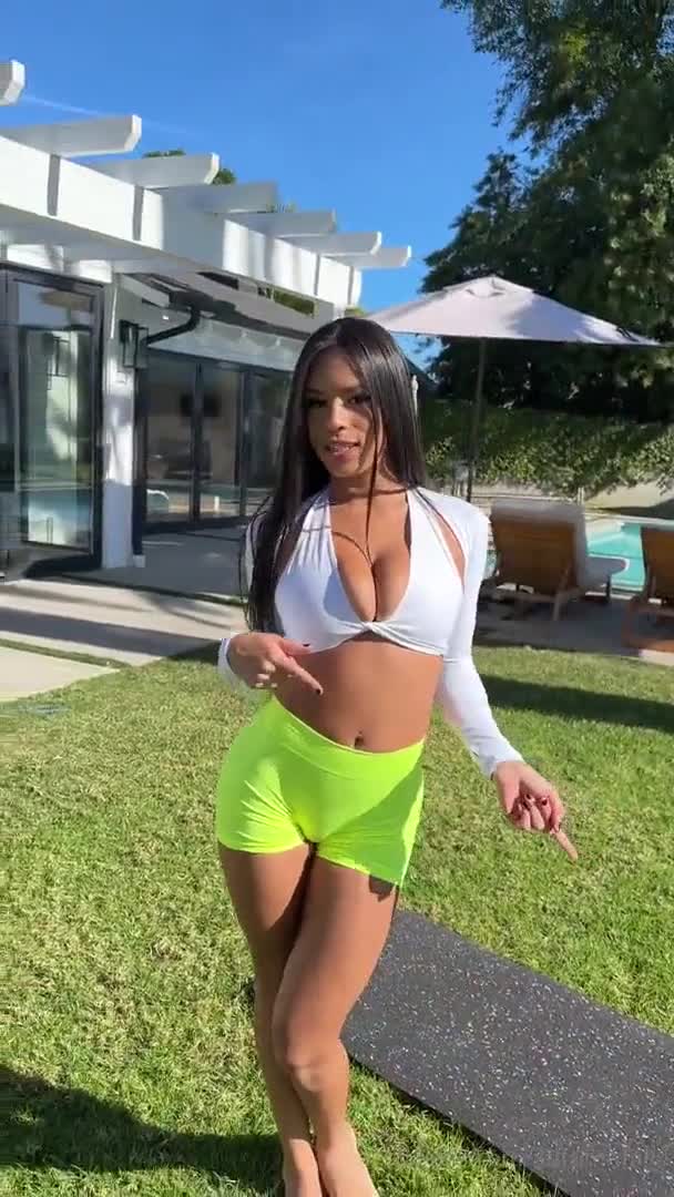 Autumn Falls Nude Outdoor Doggy Style OnlyFans Video Leaked