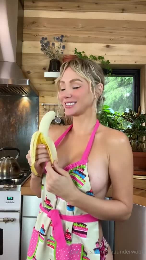 Sara Jean Underwood Banana Blowjob OnlyFans Video Leaked