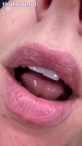 Jodislips: Kissing And Spitting