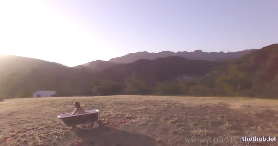 Riley Reid outdoor bathing squirt