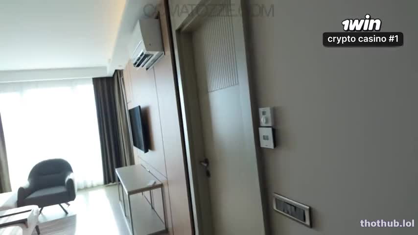 comatozze Girl seduced Service man in Hotel, He had no chance