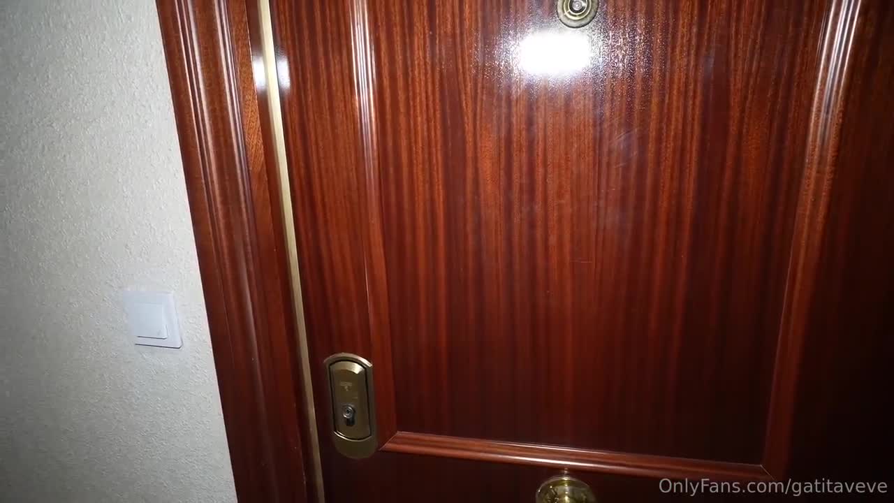 Gatita Veve Step Sister Wants To Fill Up Her Wet Pussy With Creampie