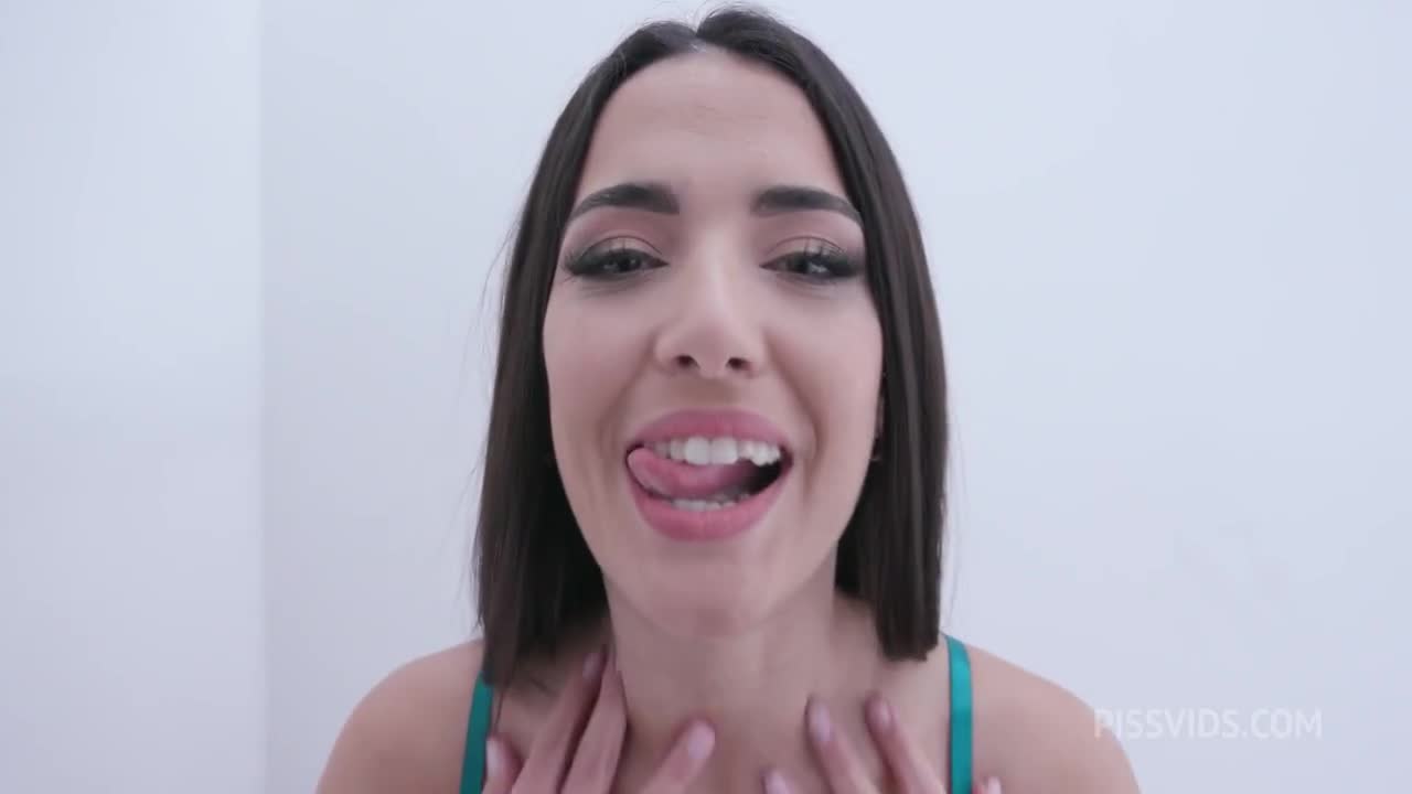 Nuria Millan Nasty Whore Stuffing Multiple Cock In Her Ass At The Same Time And Gets Pissed On 4K