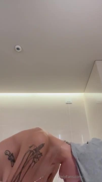 Mia Khalifa OnlyFans leaked Mia Khalifa Post Shower Video 2 on HDthot