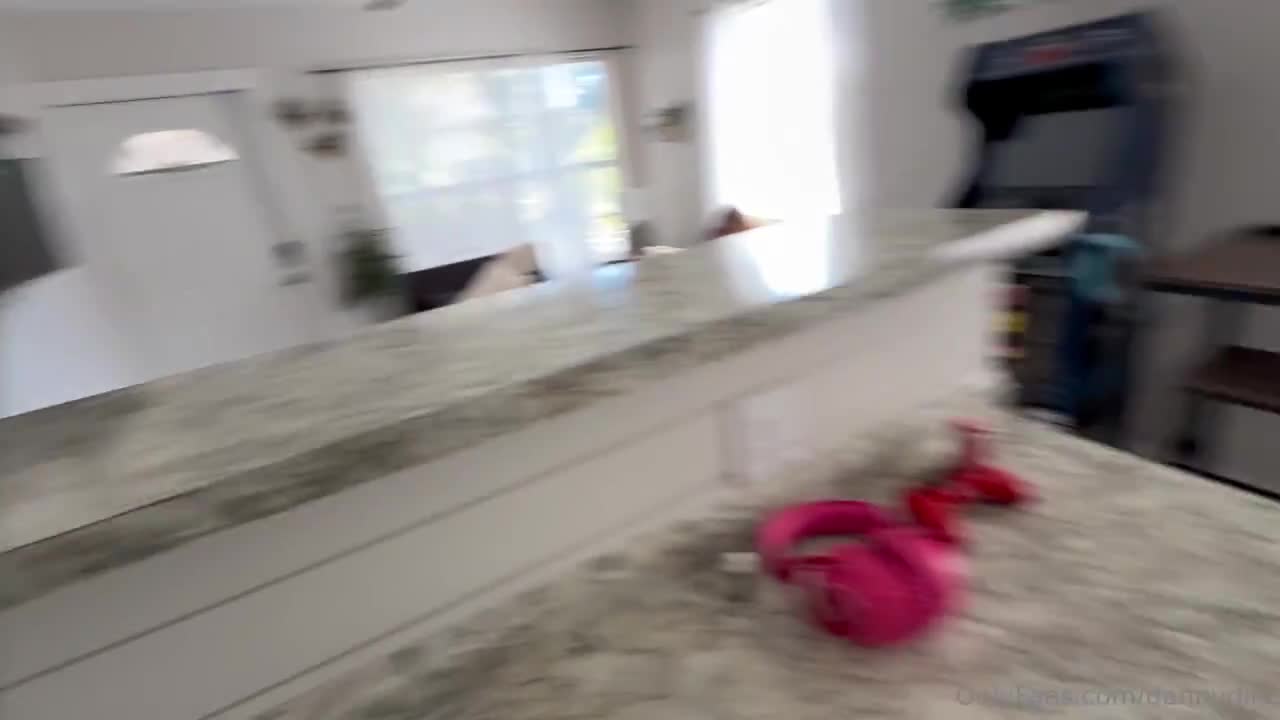 Lilibet Saunders – Annoying Stepdaughter Say I’m Unc + Chopped