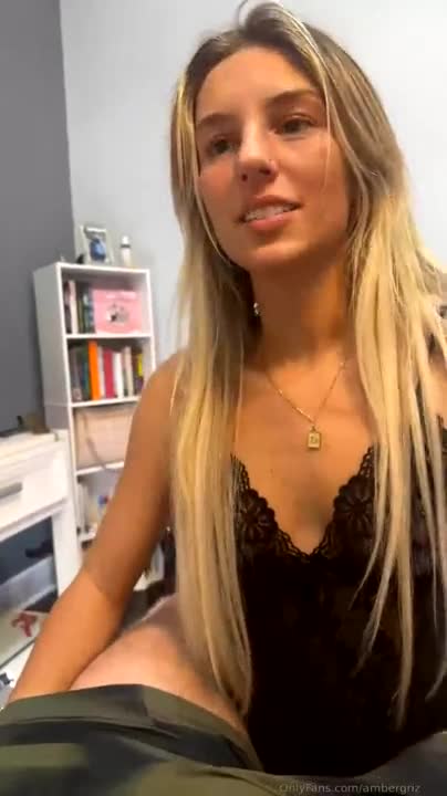 Ambie Bambii – B/G Live Fucking
