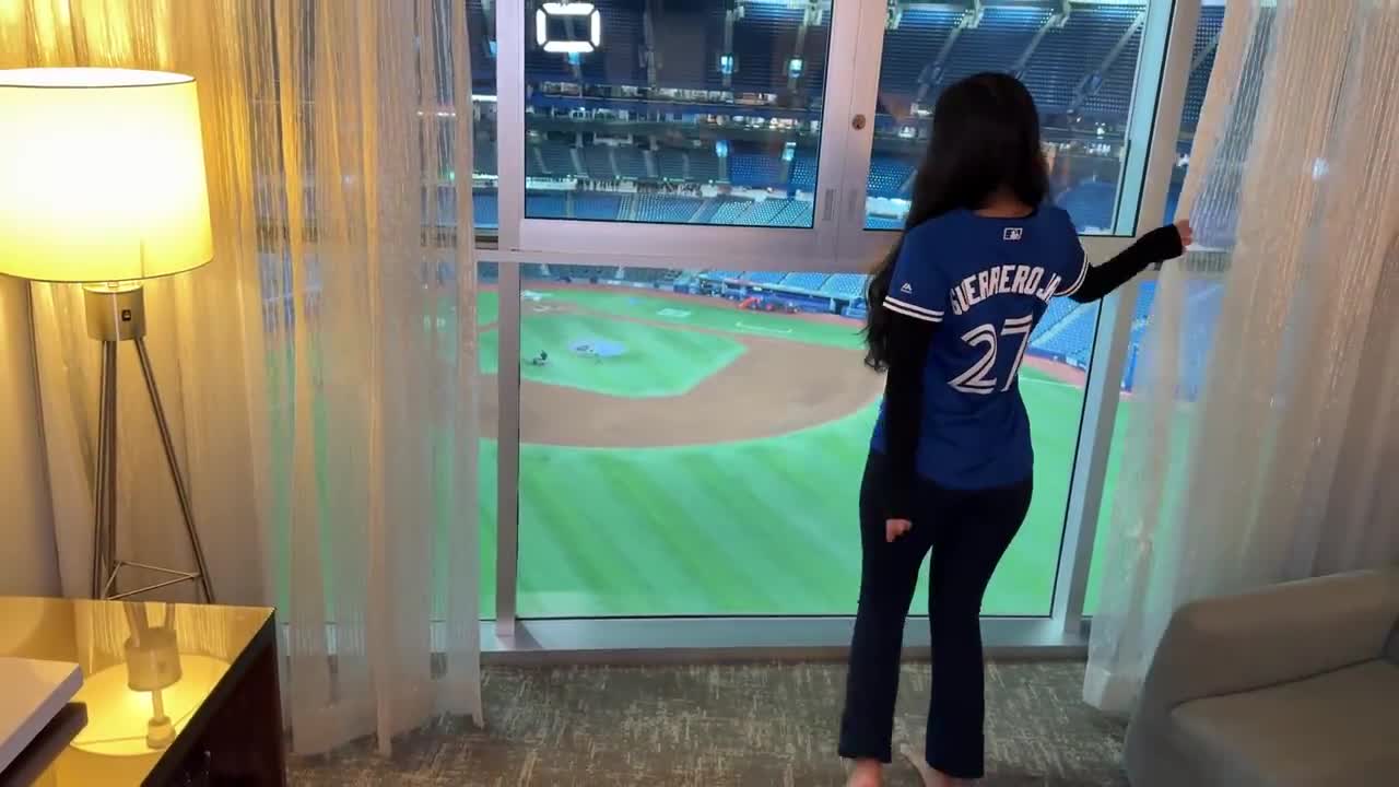 Hayleyxyz – Fucking In The Stadium Hotel