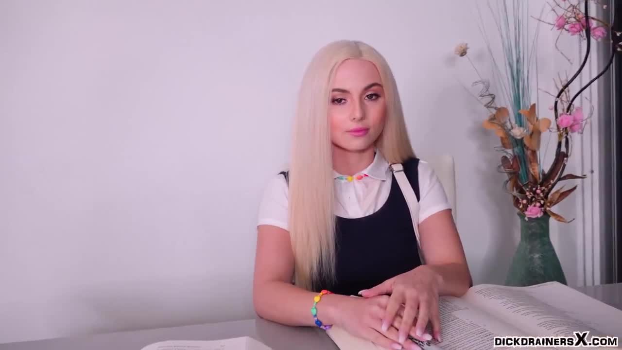 Aria Banks TEEN PAWG Step Daughter Drains BBC On DickdrainersX NEW VID
