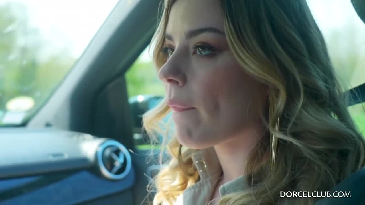Anna Claire Clouds Wild Public Road SIde Anal Threesome WIth Cuck Husband