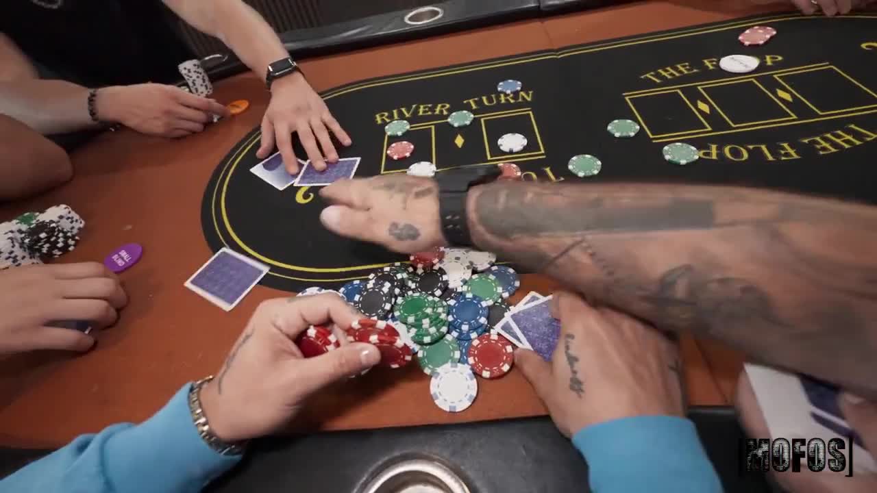 Sakura Lin – Hold Em Fold Em Or Fuck Em
