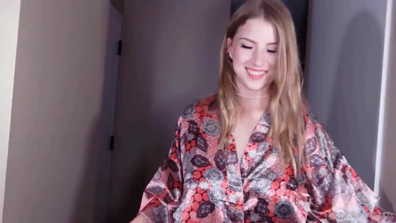 Octavia Red Giving A Chance To Small Cock Fan
