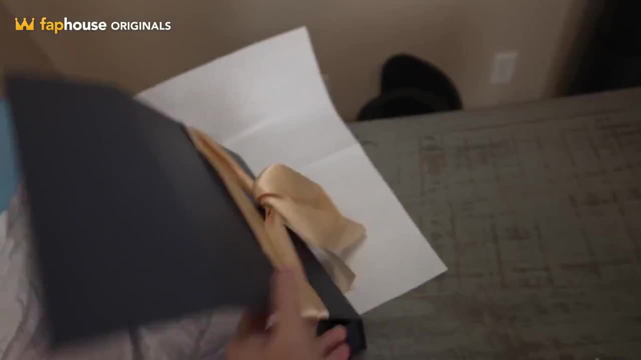 Syren De Mer Stepson’s Birthday Gift Creampie