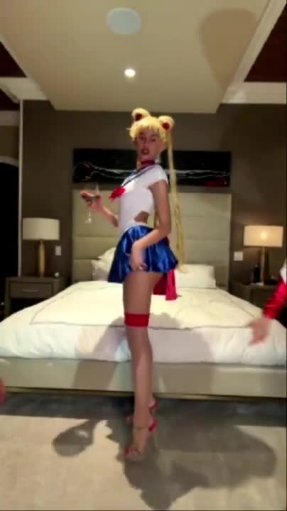 Hayley Maxfield 30th October Livestream Video
