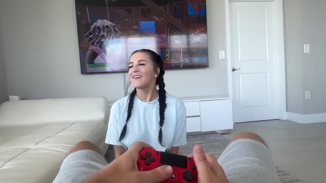 Serena Sterling – Gamer Boy Gets Lucky Creampie