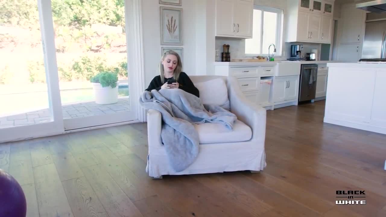 Lola Fae Analyzed By BBC, Squirt And Anal