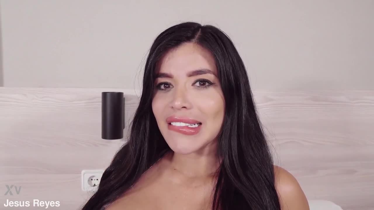 Sara Retali – Squirting From Anal With Jesus Reyes