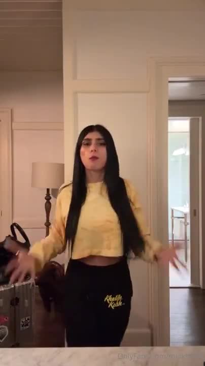 Mia Khalifa After Fashion Show Video