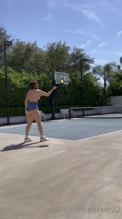 Allison Parker – Gives BJ On The Tennis Field