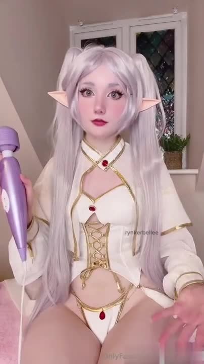 Petite Rynkerbelle Solo Cosplay Masturbation Video