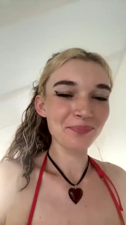 Madiruve Masturbation Livestream Video