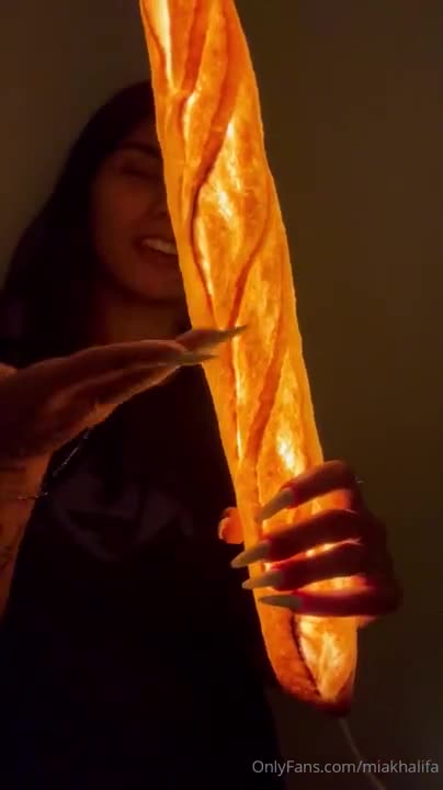 Mia Khalifa Taking How Shower In Paris Hotel