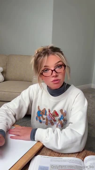 bougie_bb OnlyFans leaked Bougie_BB – Horny Student Hands On Session on HDthot