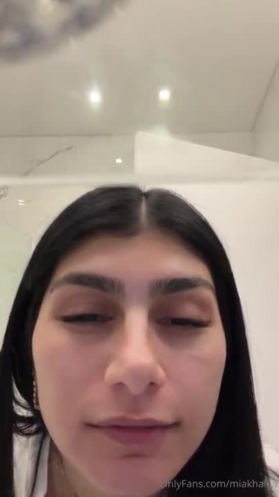 Mia Khalifa Reading Book Video