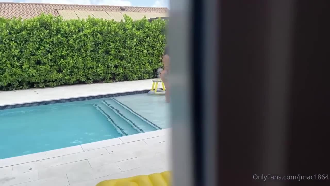 Raven Thick OnlyFans leaked Trixi Brooks And Raven Thick BGG Poolside 3Some With Jmac on HDthot