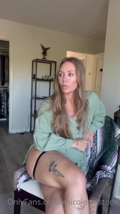 Nicole Aniston Greenshirt NEW Solo PPV