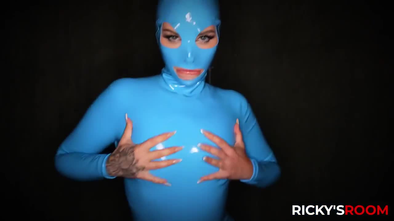 Ivy Lebelle – Latex Ass Adventure Anal Sex