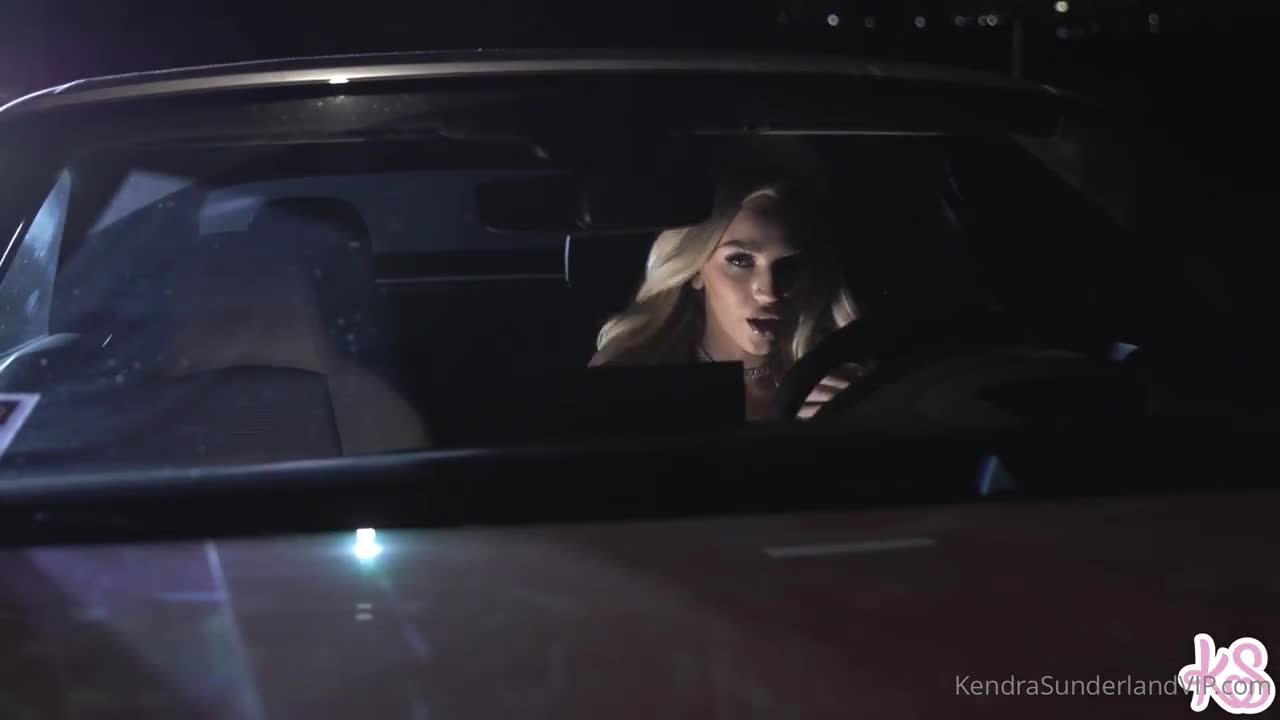 Kendra Sunderland – Devil’s Girlfriend