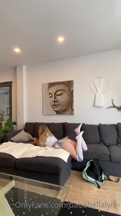 Bella Lynn – POV Couch BJ