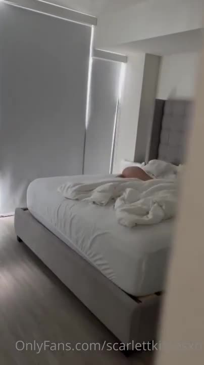 Scarlett Kisses – POV Bedroom Sextape