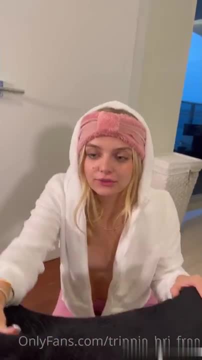 Horny Girlfriend Trippie Bri Wants His Cum All Over Her Pretty Face