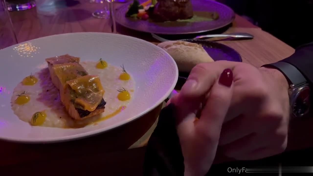Busty French Hellomoonli Date Night Porn Video